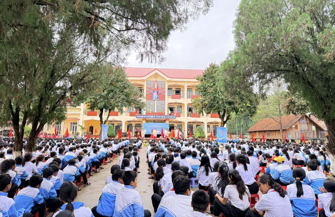 Quang cảnh lễ phát động